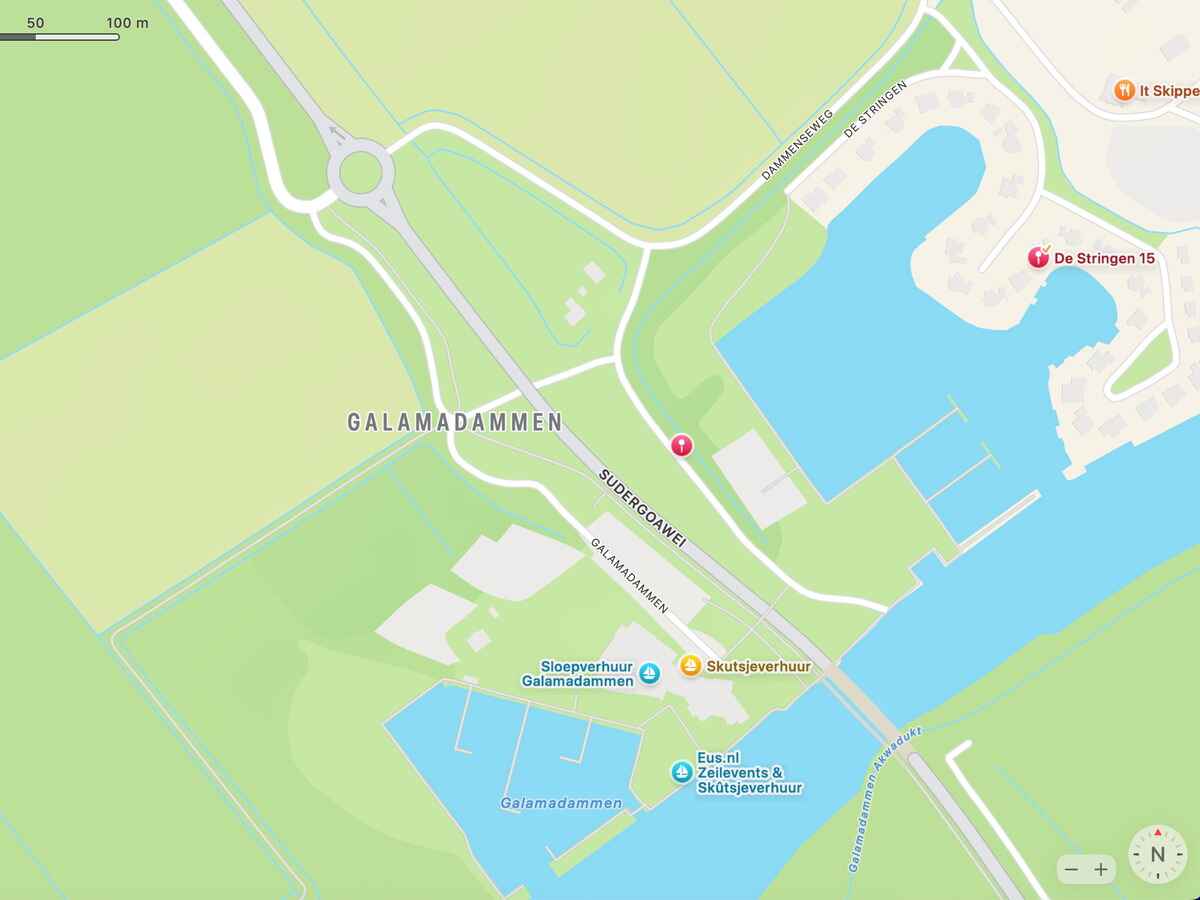 De Stringen 15 ligging aan het water